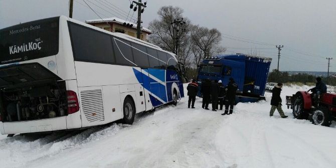 Erdek-düzler Yolu Kayan Tır Sebebiyle Kapandı