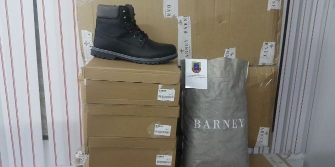 Jandarmadan Öğrencilere Ayakkabı Ve Giyim Desteği