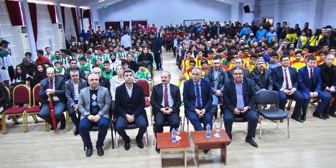 Silifke’de Sporda Başarılı Öğrenci Öğretmen Ve Kulüplere Ödül Verildi