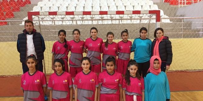 Aydın Hentbolde Çeyrek Finale Yükseldi