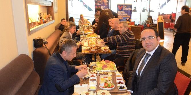 67 Burda Avm Yönetimi Gazetecileri Ağırladı