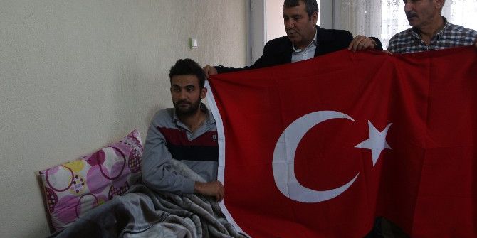 Yaralı Askerin Vatan Aşkı