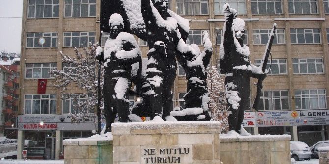 Burdur Beyaza Büründü