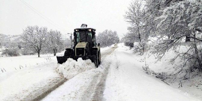Asılsız İhbarlar Ve Zincirsiz Araçlar Karla Mücadeleyi Aksatıyor