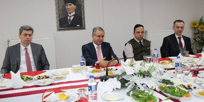 Vali Tapsız, Karaman Basını İle Biraraya Geldi