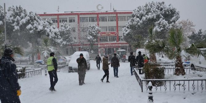 Soma Ve Kırkağaç’ta Okullar Yarın Da Tatil Edildi
