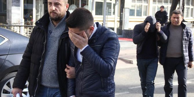 Marketten Gıda Maddesi Hırsızlığına 2 Gözaltı