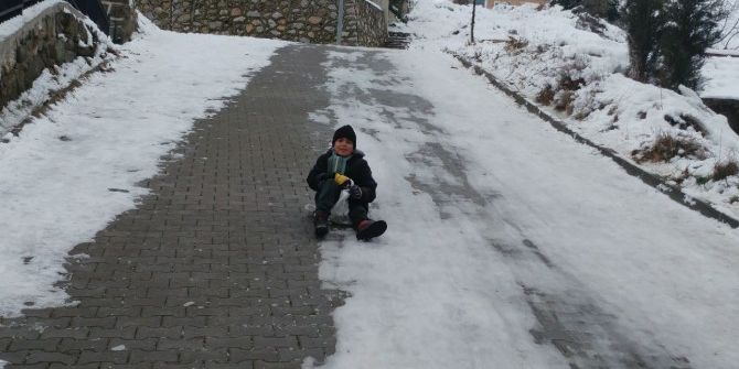 Kar Tatilinin Tadını Kayarak Çıkardılar