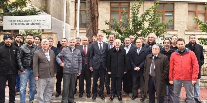 Vali Çakacak, Gazetecileri Yalnız Bırakmadı