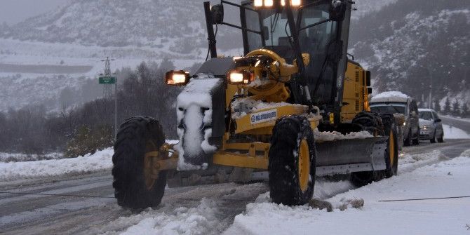 Büyükşehir’in Kar İle Mücadelesi