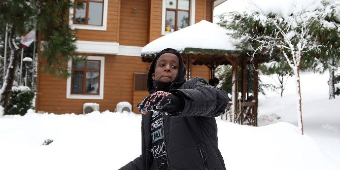 Afrikalı Çocuklar, Karı İlk Kez Görmenin Heyecanını Yaşadılar