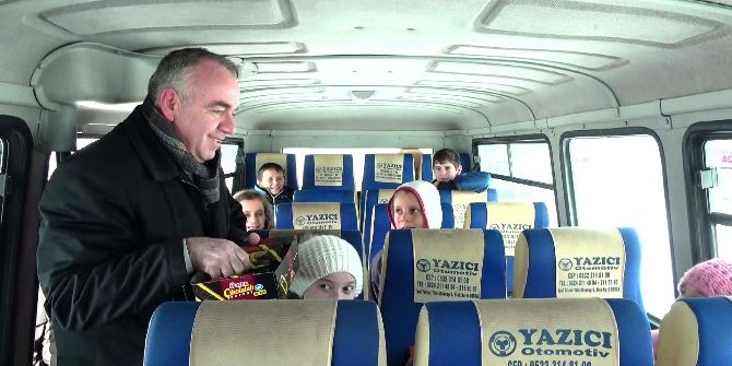 Bursa’da Tipi Sebebiyle Mahsur Kalan Öğrencilerin İmdadına Ekipler Yetişti