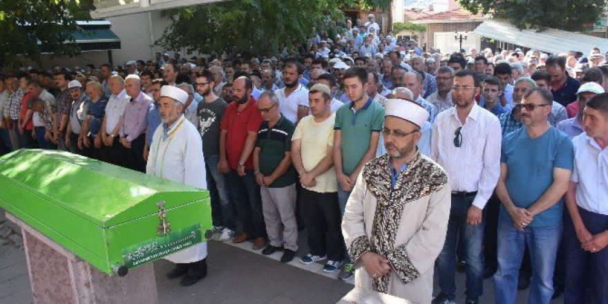 Dursunbey’de Demokrasi Şehitleri İçin Gıyabi Cenaze Namazı Kılındı