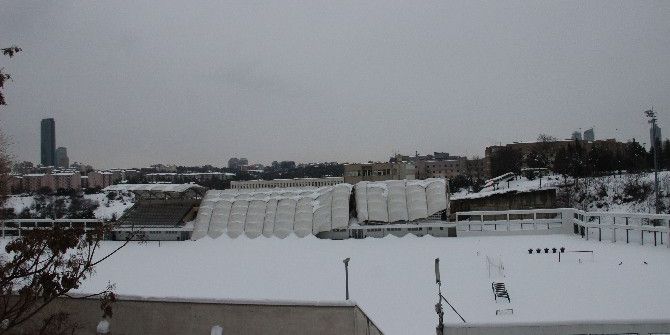 İtü’nün Maslak’taki Stadyumun Çatısı Yoğun Kar Nedeniyle Çöktü