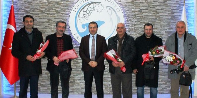 Erciş Kaymakamı Yaşar Çalışan Gazeteciler Gününü Kutladı