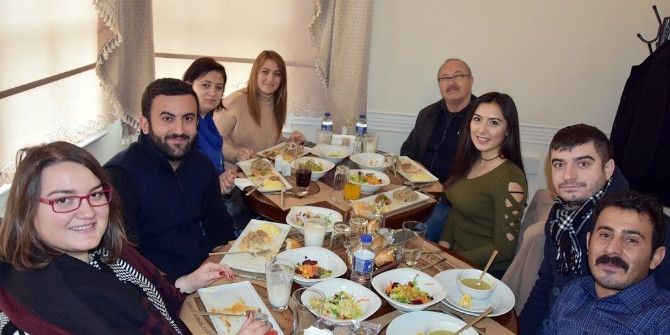 Basın Mensupları Öğle Yemeğinde Buluştu