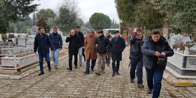 Merhum Gazetecileri Mezarları Başında Andı