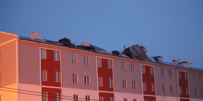 Bolu’da Kuvvetli Lodos Ağaçları Devirdi