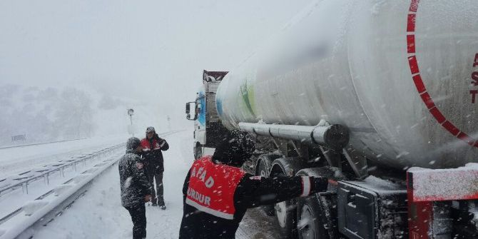 Zincirsiz Tanker Trafiği Kilitledi