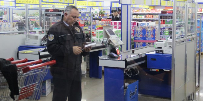 Adana’da pompalı tüfekle market soygunu