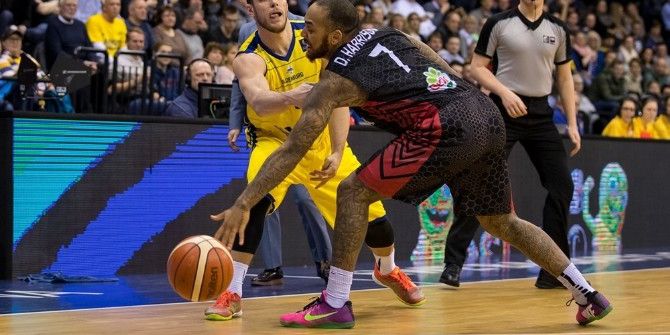 Fıba Şampiyonlar Ligi: Ewe Baskets:106 - Muratbey Uşak:77