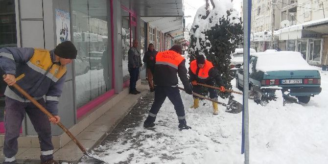 Korkuteli Belediyesi’nden Kar Mücadele