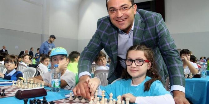 Bornova Belediyesi Satrançta Da İddialı Bireyler Yetiştiriyor
