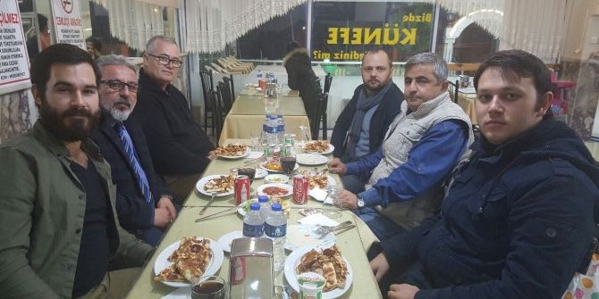 Osmaneli’de Görev Yapan Eski İle Yeni Gazeteciler Yemekte Buluştu