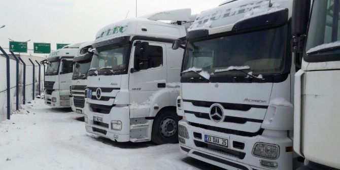 Hurma Yüklü 9 Tır 9 Aydır İran’da Rehin