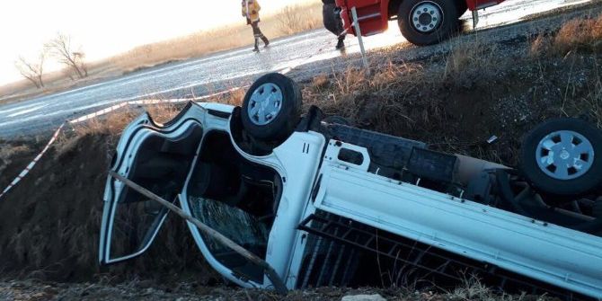 Kontrolden Çıkan Kamyonet Şarampole Yuvarlandı: 1 Ölü