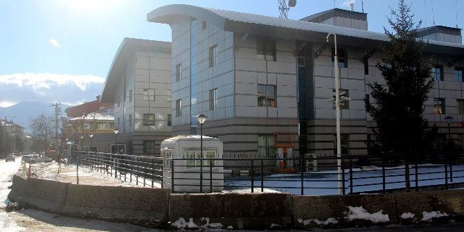 Bolu Emniyeti’nde Beton Bariyerli Güvenlik