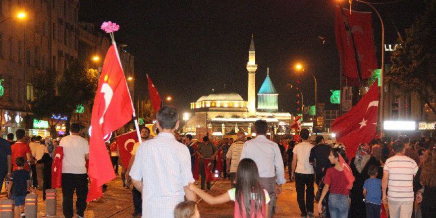 Konya’da Darbe Girişimine Tepki Devam Ediyor