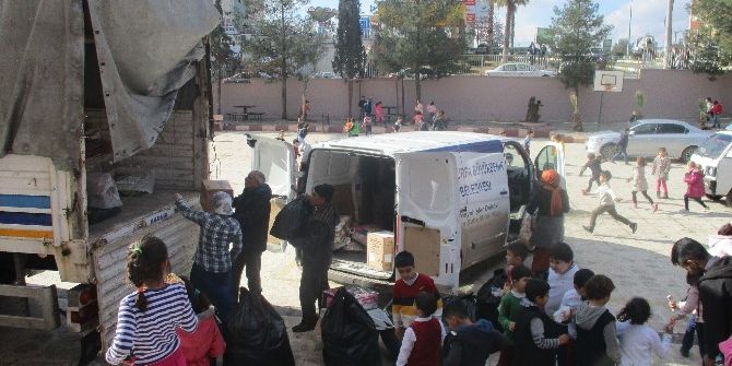 Haliliyeli Öğrenciler Oyuncaklarını Halepli Çocuklara Gönderdi