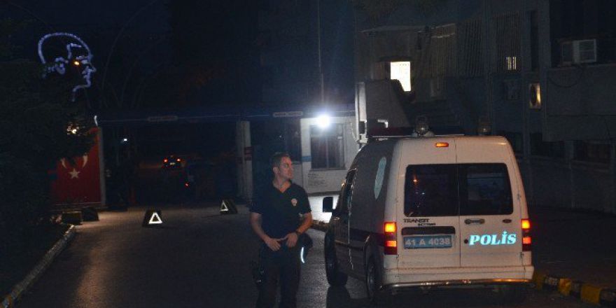Polis Ekiplerinin Donanma Komutanlığı’ndaki Araması Sürüyor