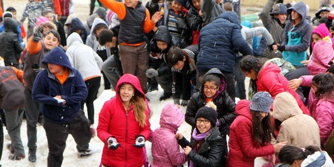 Toroslar Belediyesi, Öğrencileri Karla Buluşturdu