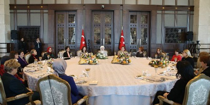 Emine Erdoğan Büyükelçi Eşleri İle Bir Araya Geldi