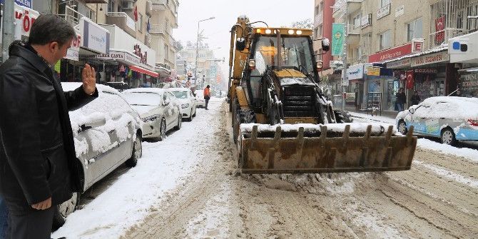 Başkan Şirin Karla Mücadele Çalışmalarını Yerinde İnceledi