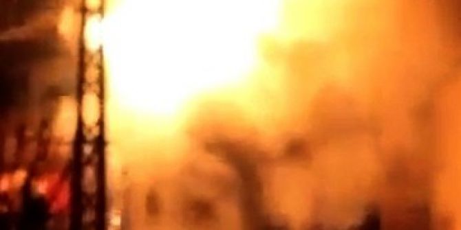 Isınmak İçin Elektriğe Yüklendiler, Mahallenin Trafosu Cayır Cayır Yandı