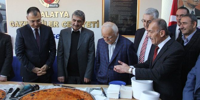 Vali Mustafa Toprak Malatya Gazeteciler Cemiyetini Ziyaret Etti