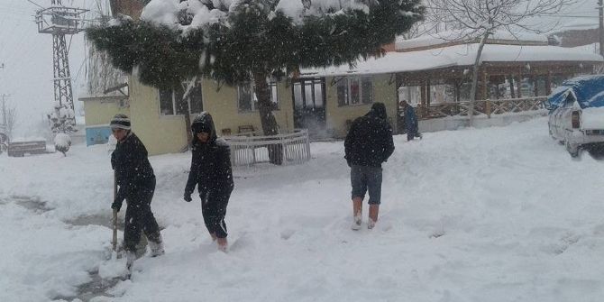 İvrindi’de Kar Temizleme İmecesi