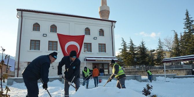 Seyitgazi Belediyesi’nin Karla Mücadelesi