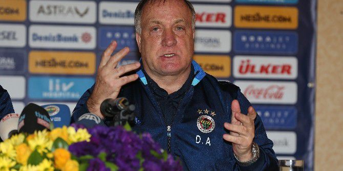Dick Advocaat: “Mehmet Ekici’yi İstiyoruz Ama Aatif Gitmek İstemiyor”