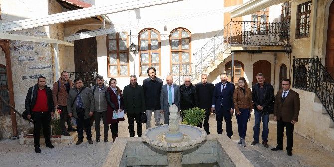 Kara Gazeteciler İle Bir Araya Geldi