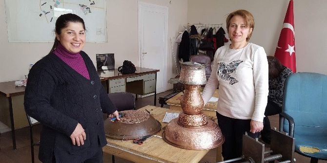 Bakırı Sadece Çıkartmıyor Aynı Zamanda İşlemeyi Öğreniyorlar