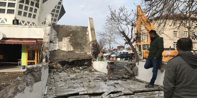 Akçakoca Merkez Cami Çevre Düzenlemesi Başladı