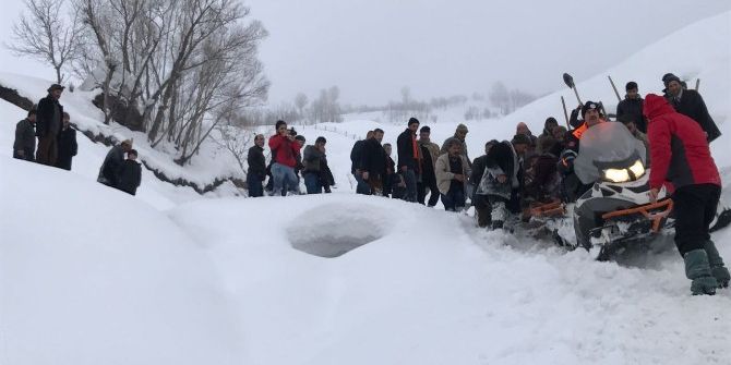 Çığ Altında Kalan Vatandaş Hastaneye Kaldırıldı