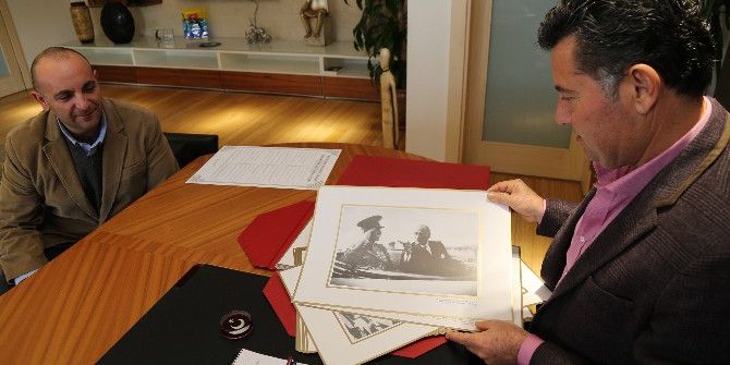 Başkan Mehmet Kocadon’a Anlamlı Hediye