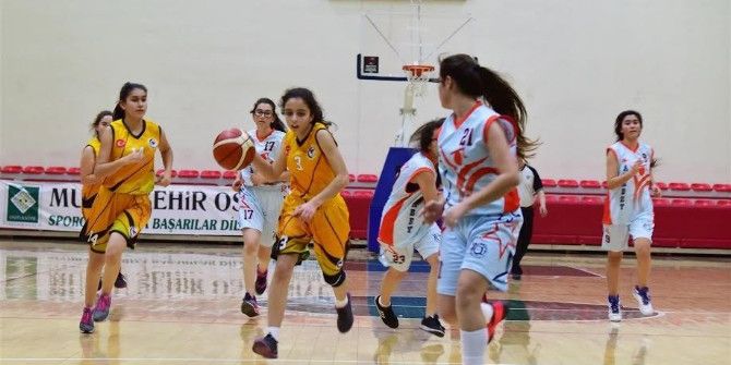 Basketbolda Osmaniye Cebelibereket Ortaokulu Birinci Oldu