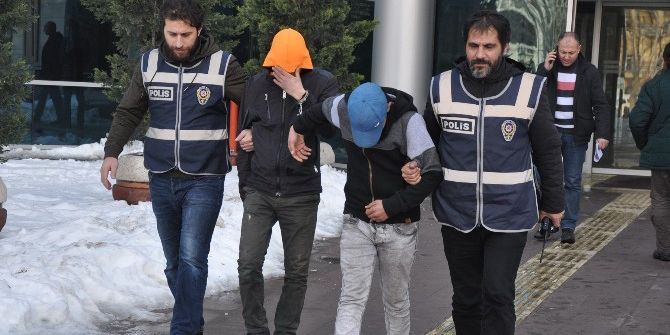 Gaspçı Gençler Tutuklandı