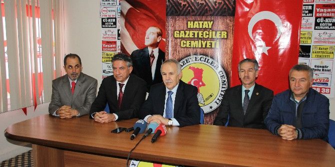 Hatay Valisi Erdal Ata: “Gazeteciler Önemli Bir Kamu Hizmeti Yapıyor"